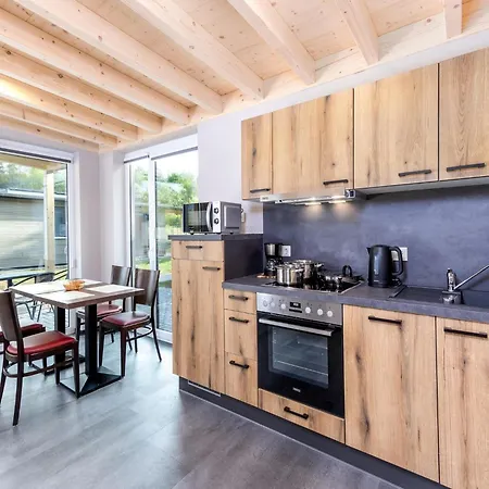 Behindertengerechtes Am Kronenburger Tatil Evi *