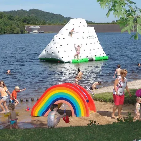 Semesterbostad Lakeside Hideaway