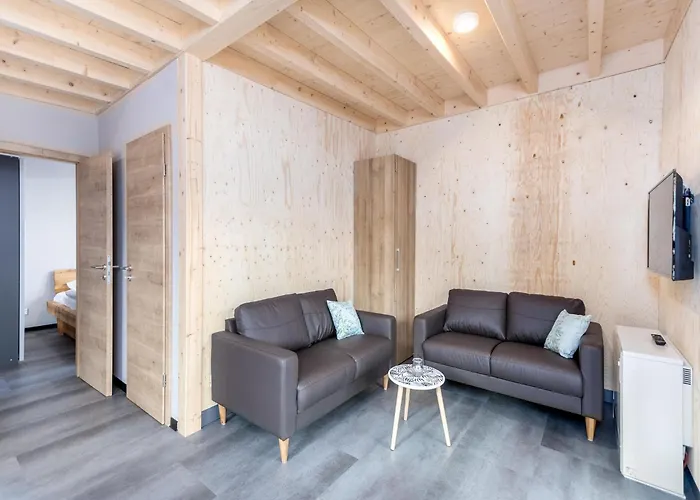 Lakeside Hideaway 度假居 *