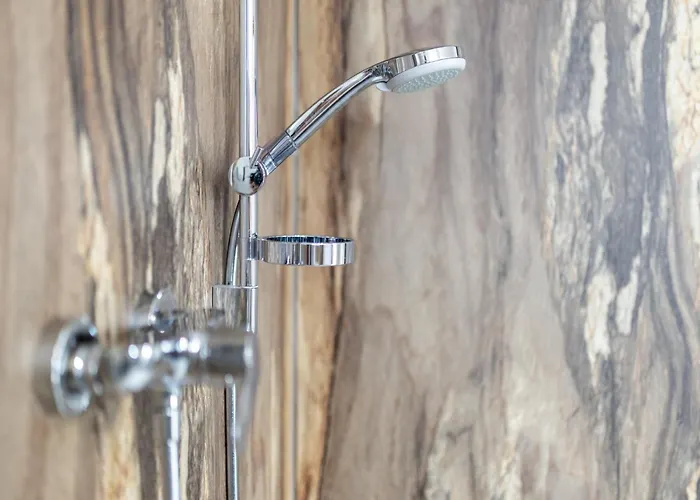 度假居 Lakeside Hideaway *