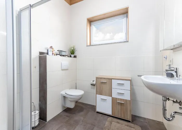 Lakeside Hideaway 度假居 *