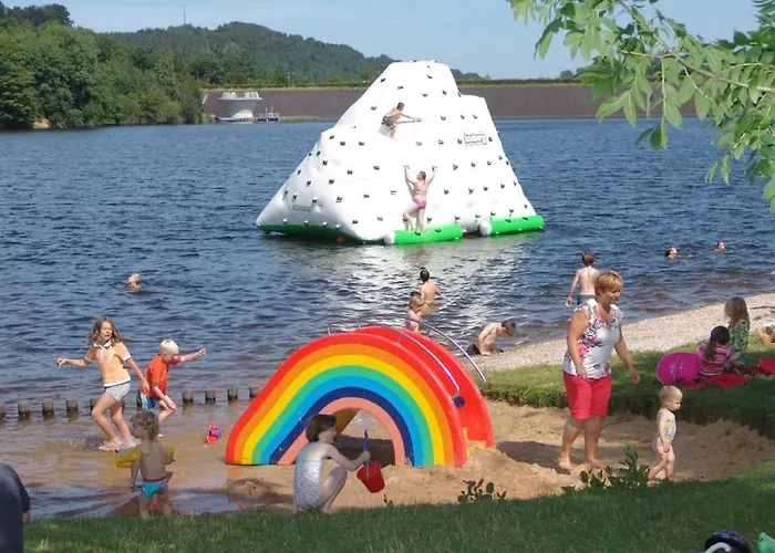 度假居 Lakeside Hideaway